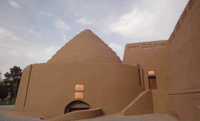 یخدان مویدی